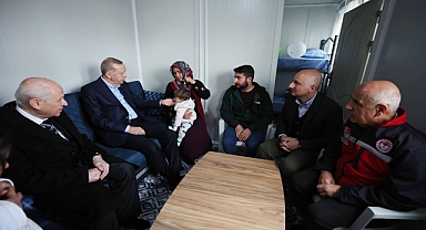 Cumhurbaşkanı Erdoğan: Yıkılan binaları yeniden yapacağız