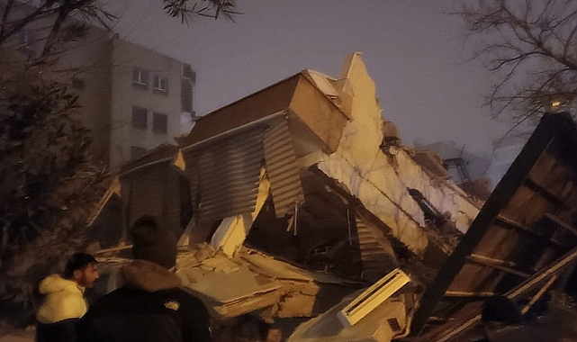 Deprem bölgelerinde OHAL ilan edildi