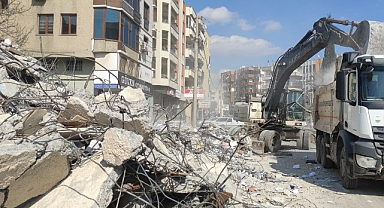 Enkaz kaldırma çalışması devam ediyor