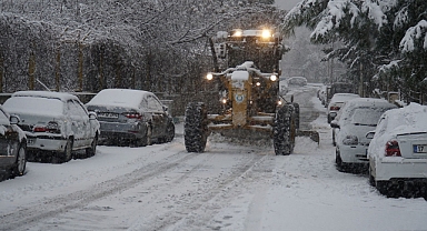 Haliliye Belediyesi karla mücadelede 460 personelle sahada