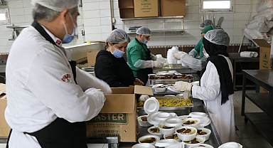 Haliliye Belediyesi kumanya dağıtımlarını devam ettiriyor