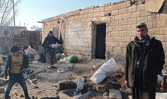 Hilvan'da depremde evini ve hayvanlarını kaybetti