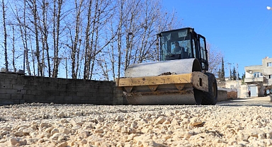 Karaköprü kırsalında çamurlu yol kalmıyor