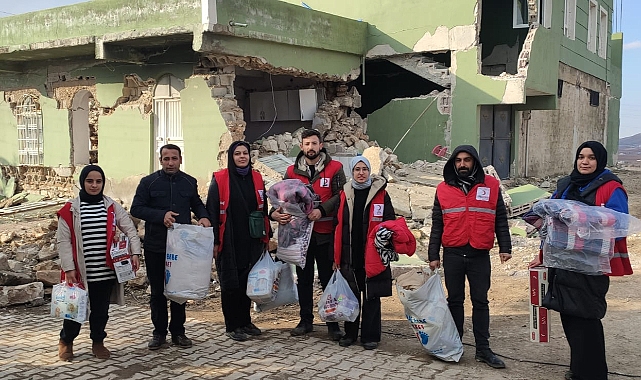 Kızılay, Karaköprü'de depremzedeleri yalnız bırakmadı
