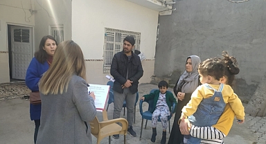 Metabolik hasta çocuklar evinde ziyaret ediliyor