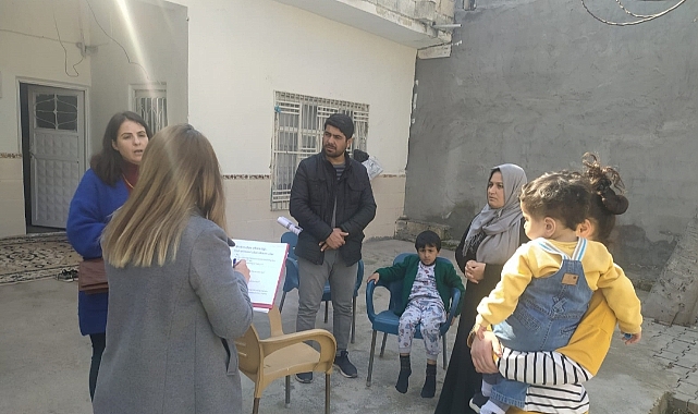 Metabolik hasta çocuklar evinde ziyaret ediliyor