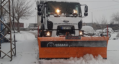 Şanlıurfa’da karla mücadele ekipleri sahada