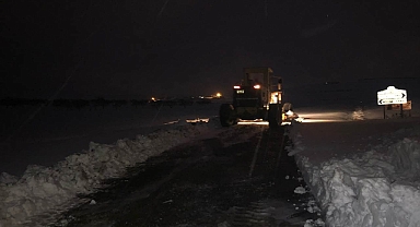 Şanlıurfa’da karla mücadelesi gece boyu devam etti 