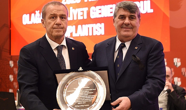 Şanlıurfalı işadamına plaket