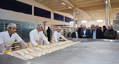 Urfa'da Halk Ekmek Fabrikasında üretim tüm hızıyla devam ediyor 