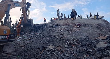 Urfa'da yıkılan binaların kolonlarını kesenler gözaltına alındı