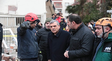 Vali Ayhan ve Başkan Beyazgül, deprem bölgesinde 