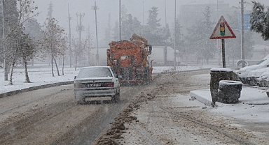 Viranşehir Belediyesi’nden karla mücadele seferberliği