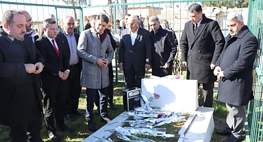 Viranşehir'de 17 Şubat şehitleri mezarı başında anıldı 