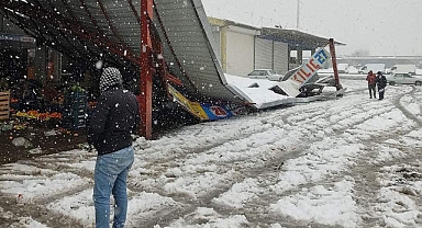 Yoğun kar yağışına dayanamayan sundurma çöktü