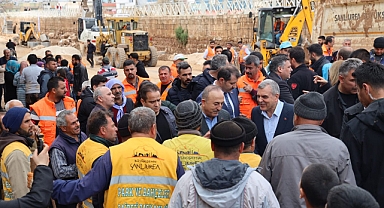 Bakan Çavuşoğlu, afet bölgesi Şanlıurfa'da