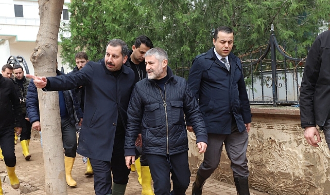 Bakan Nebati Karaköprü'de temizlik çalışmalarını inceledi