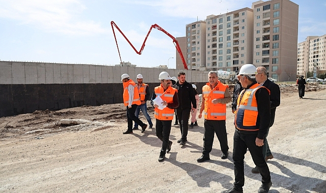Başkan Beyazgül, Seyrantepe'deki su deposu inşaatını inceledi