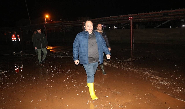 Başkan Ekinci, gece saatlerinde çalışmaları inceledi 