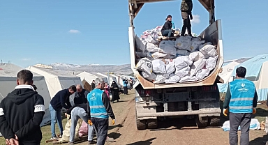 Büyükşehir yardımlarla Kahramanmaraş ve Adıyaman’da yürekleri ısıttı