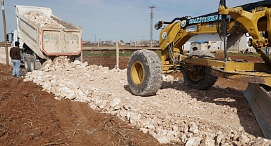 Haliliye'de kırsal mahallelerde yol atağı 