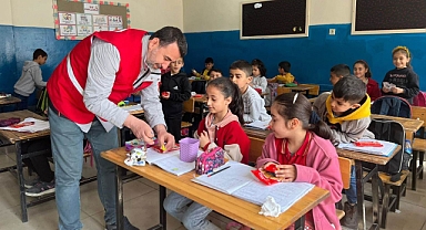 Karaköprü Kızılay Şubesi, depremzede çocuklara psikososyal destekte bulundu