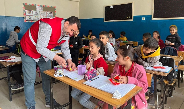 Karaköprü Kızılay Şubesi, depremzede çocuklara psikososyal destekte bulundu