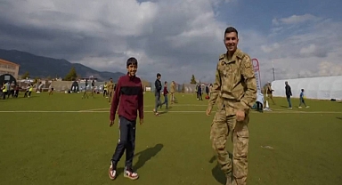 Mehmetçik okullarında hem ders hem spor var