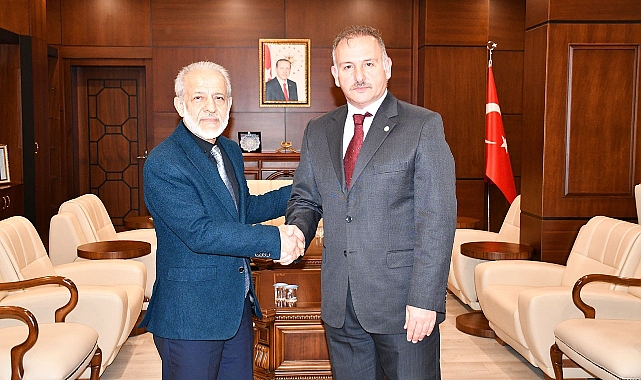 Prof. Dr. Güllüoğlu, Rektörlük görevini devraldı