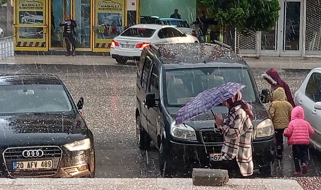 Şanlıurfa'da dolu yağışı etkili oldu