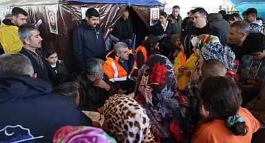 Selden etkilenen vatandaşların talepleri iletişim çadırında karşılanıyor