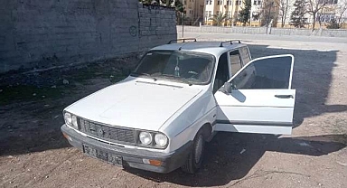 Urfa'da aranan hırsızlar çaldıkları araç ile yakalandı