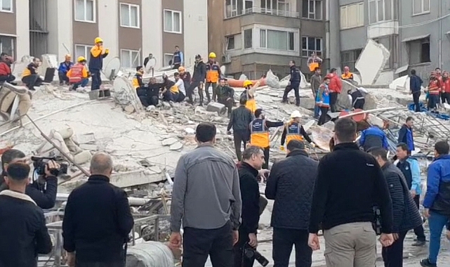 Urfa'da bir bina çöktü! Olay yerine ekipler sevk edildi