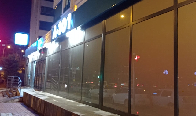 Urfa'da bir markette yakalanan çocuk hırsızlar bakın ne yaptı?