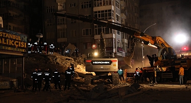Urfa'da çöken binada enkaz çalışmaları sona erdi!