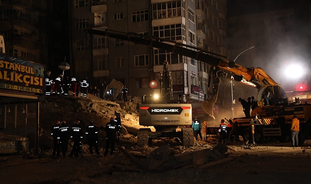 Urfa'da çöken binada enkaz çalışmaları sona erdi!