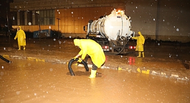 Urfa'da temizlik çalışmaları hızla devam ediyor