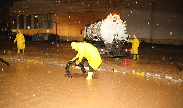Urfa'da temizlik çalışmaları hızla devam ediyor