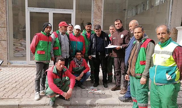 Urfalı temizlik işçileri Adıyaman’da poşet dolusu altın buldu