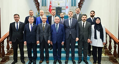 AK Parti adayları bir araya geldi 