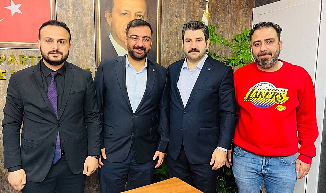 AK Parti'ye katılımlar devam ediyor