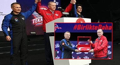 Cumhurbaşkanı Erdoğan, Uzay yolcularına Türk bayraklarını teslim etti