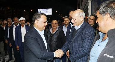 Kaçar, vatandaşlarla bayramlaştı