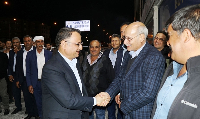 Kaçar, vatandaşlarla bayramlaştı