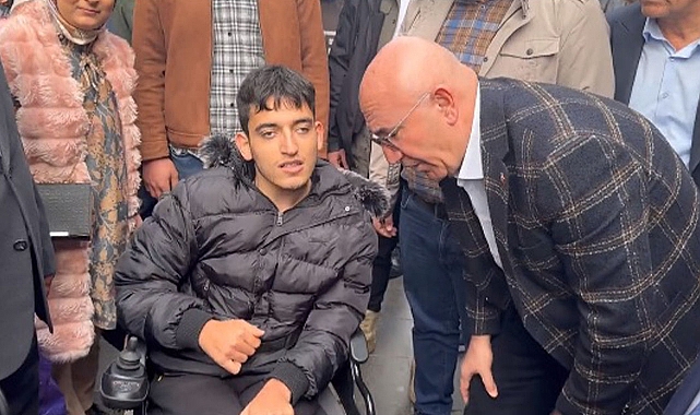 Şanlıurfa’da engelli vatandaş, CHP’li Tanal’a dert yakındı 