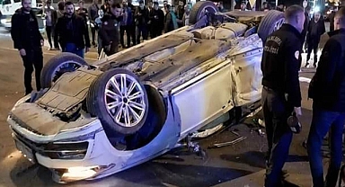 Şanlıurfa'da tır otomobili önüne aldı