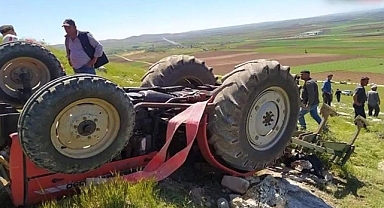 Urfa'nın ilçesinde feci kaza! Traktörün altında kaldı