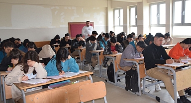 Viranşehir Belediyesi’nden 4 bin öğrenciye deneme sınavı desteği