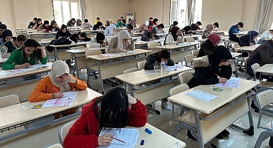 Yabancı uyruklu öğrencilere HARRAN YÖS-1 Sınavı gerçekleştirildi
