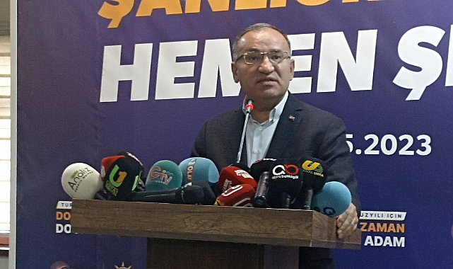 Bakan Bozdağ, açıklamalarda bulunuyor